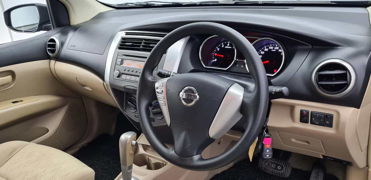 used 2015 Nissan GRAND LIVINA CLASSIC/COMFORT 1.6