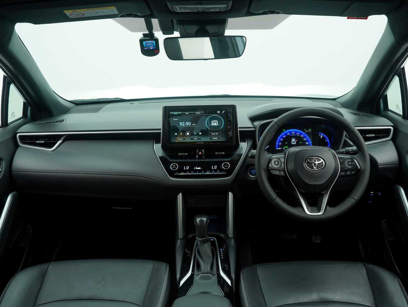 terpakai 2022 Toyota Corolla Cross Hybrid 1.8