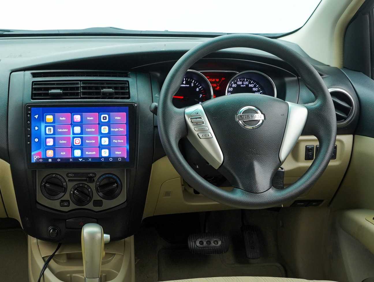 used 2013 Nissan Grand Livina Comfort 1.6