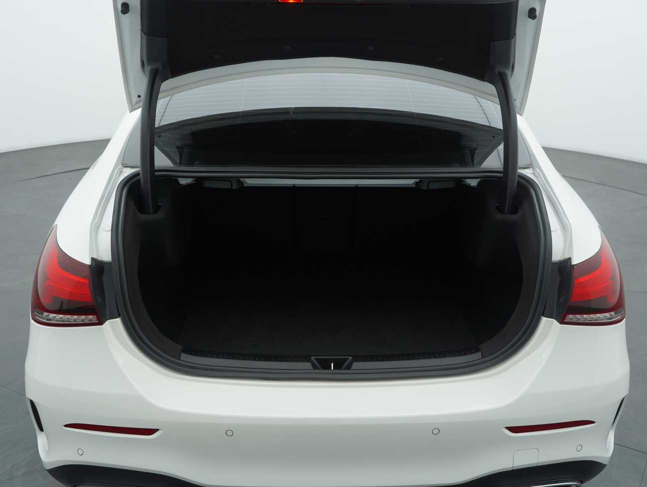 terpakai 2019 Mercedes-Benz A250 AMG Line 2.0