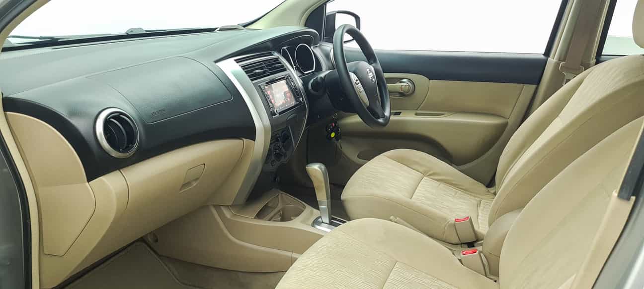 used 2014 Nissan GRAND LIVINA COMFORT 1.6