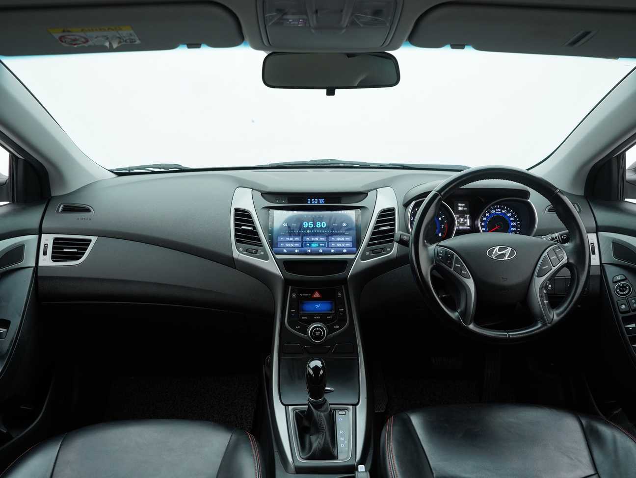 terpakai 2016 Hyundai Elantra Premium 1.8