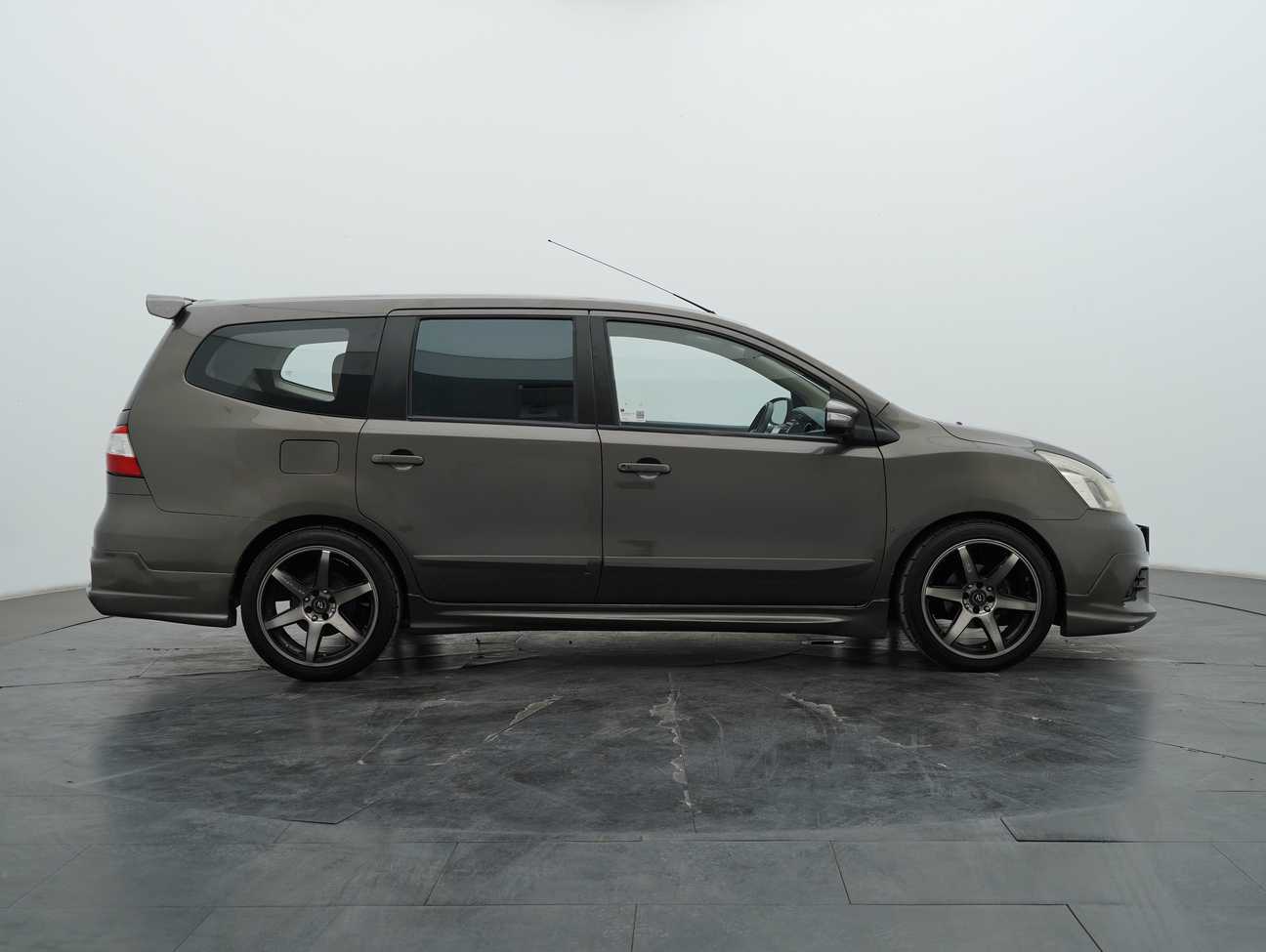 used 2015 Nissan Grand Livina Comfort 1.8