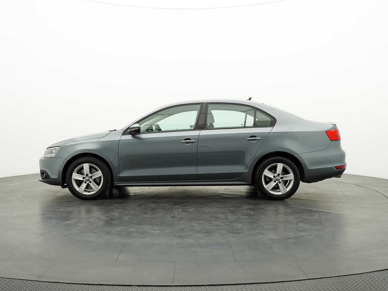 terpakai 2014 Volkswagen Jetta TSI 1.4
