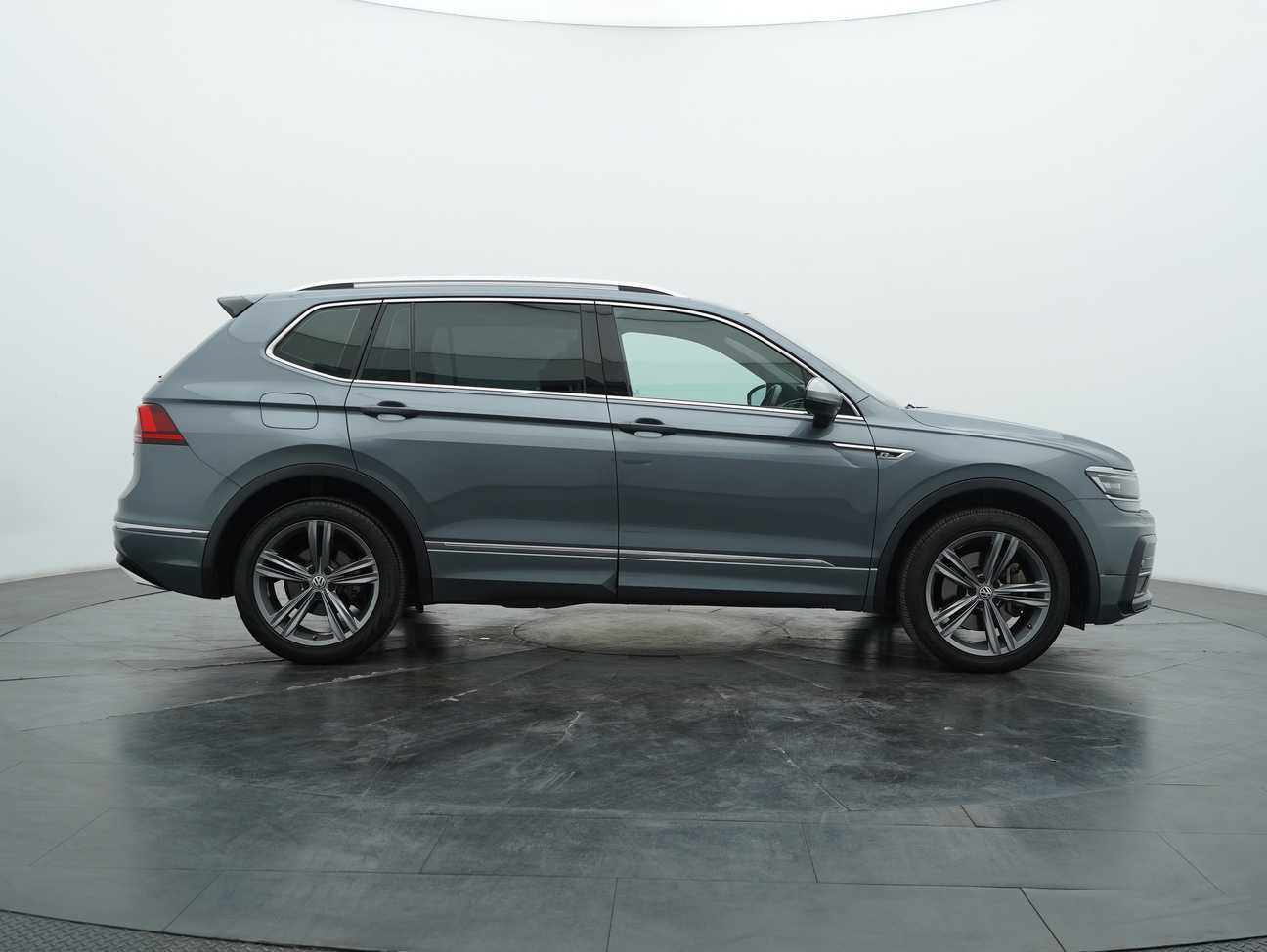 used 2021 Volkswagen Tiguan Allspace R-Line 4MOTION 2.0