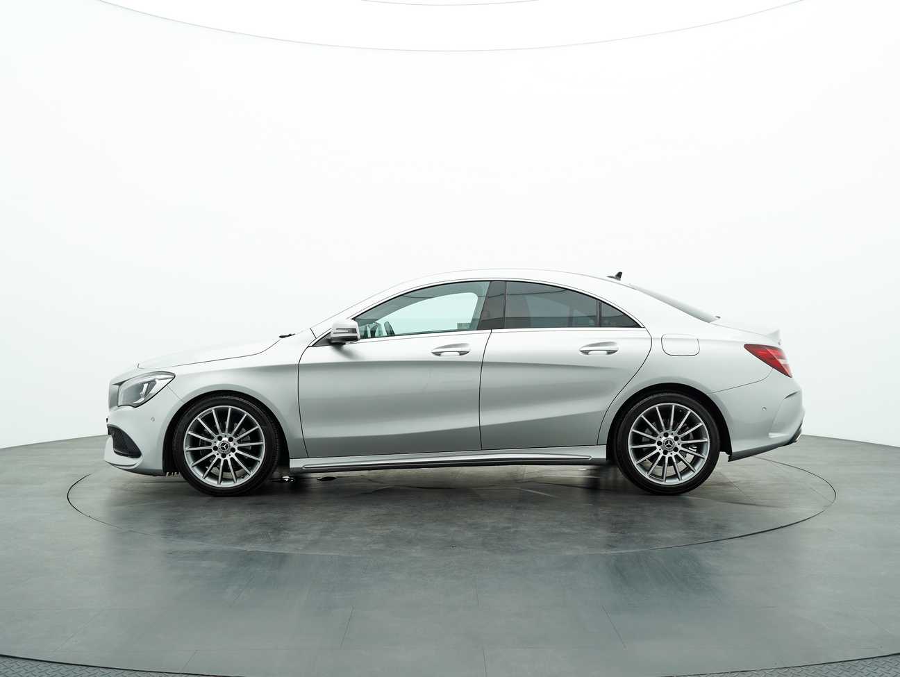 terpakai 2018 Mercedes-Benz CLA200 AMG Line 1.6