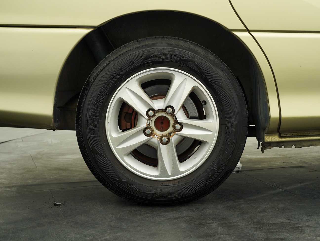 terpakai 2001 Toyota Estima G 2.4