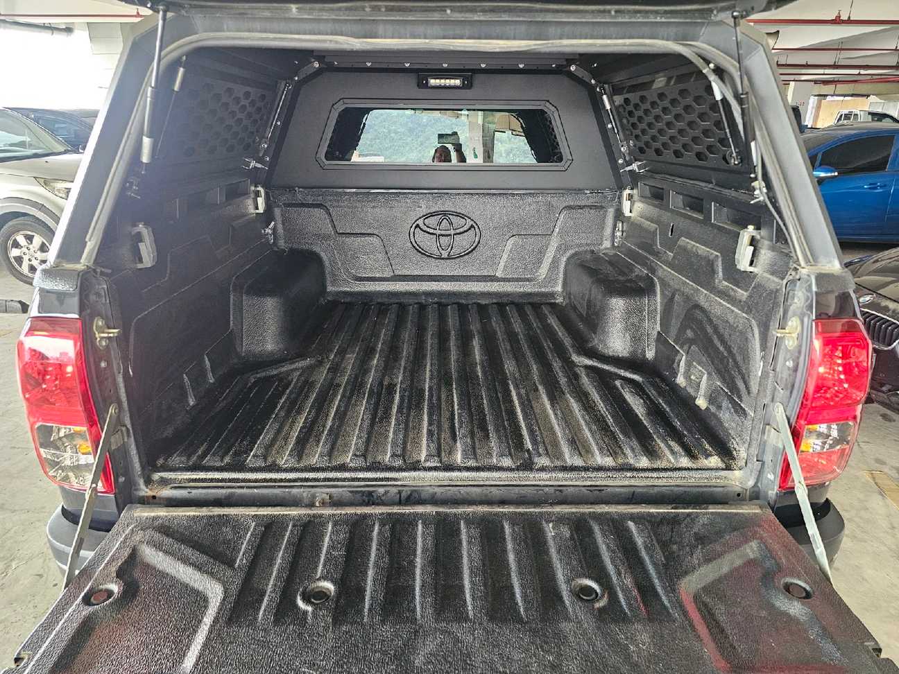 used 2023 Toyota Hilux E Dual Cab 2.4