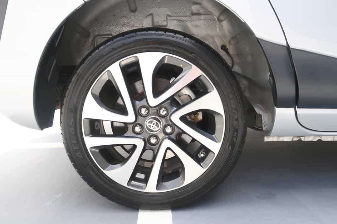 used 2016 Toyota SIENTA V 1.5