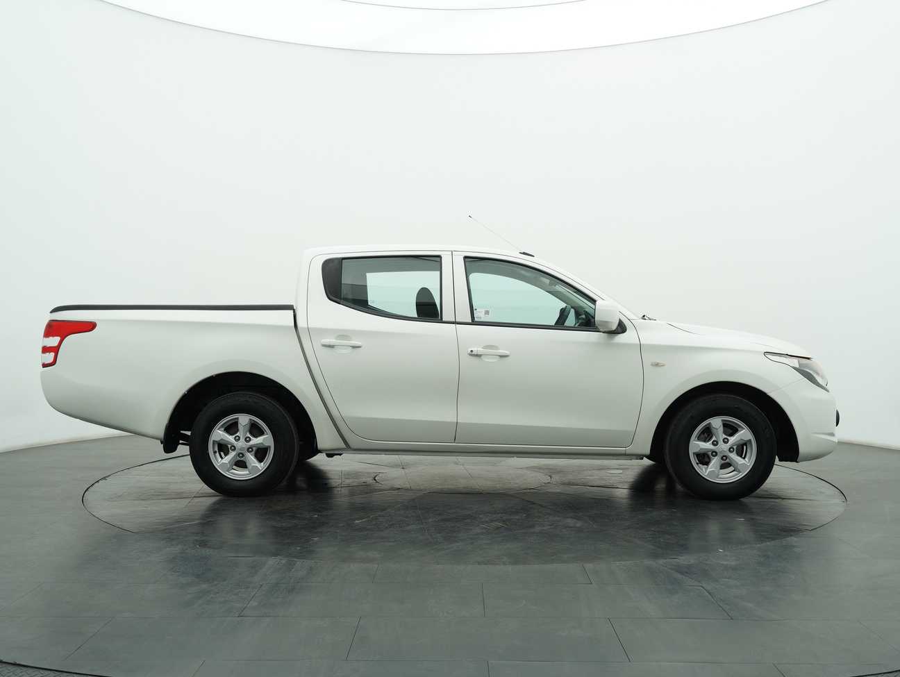 used 2019 Mitsubishi Triton Quest Dual Cab 2.5