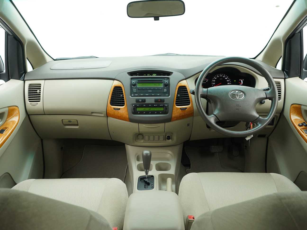 used 2010 Toyota Innova G 2.0