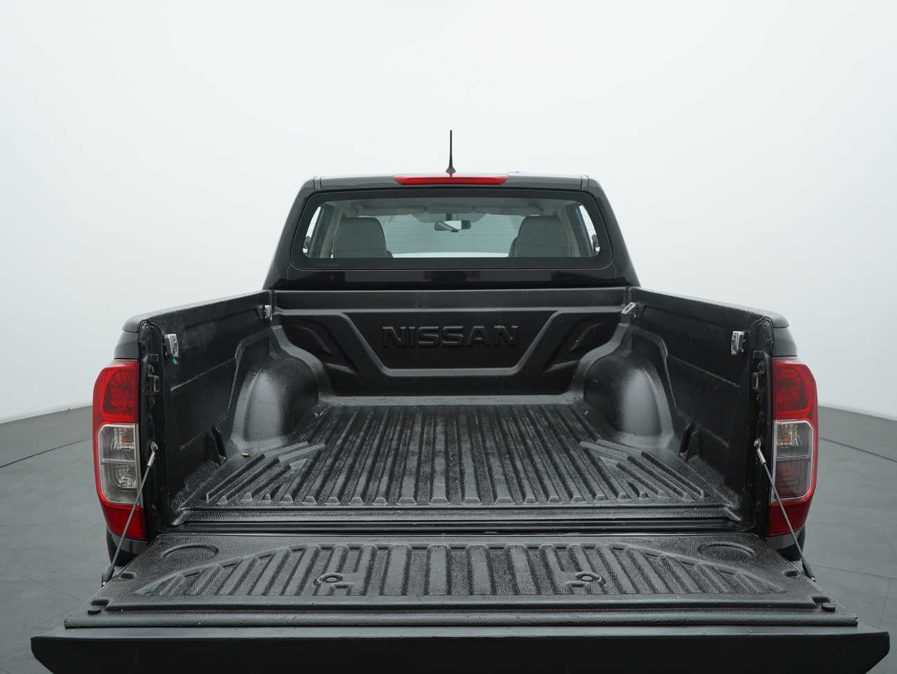 terpakai 2017 Nissan Navara NP300 V Dual Cab 2.5