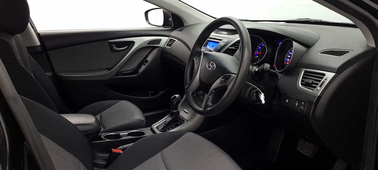 terpakai 2015 Hyundai ELANTRA  1.6