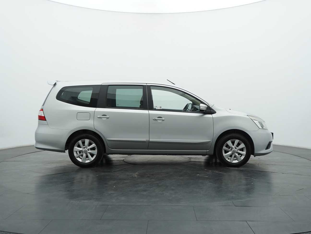 used 2013 Nissan Grand Livina Comfort 1.8