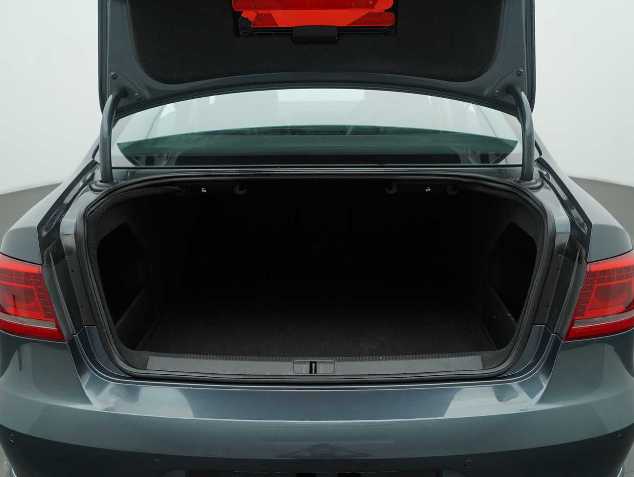 terpakai 2014 Volkswagen Passat TSI 1.8