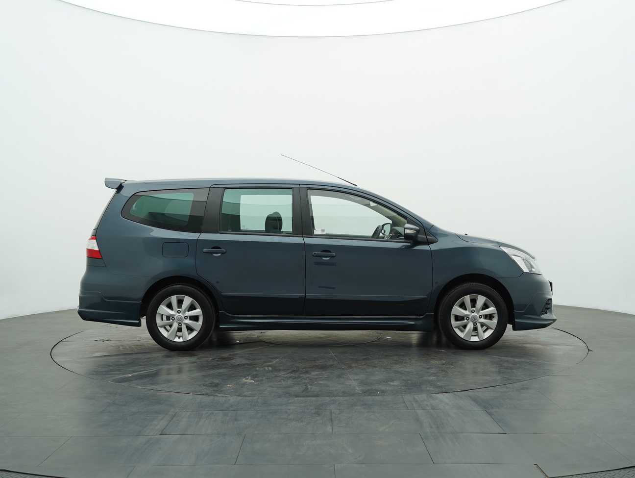 terpakai 2016 Nissan Grand Livina Comfort 1.8