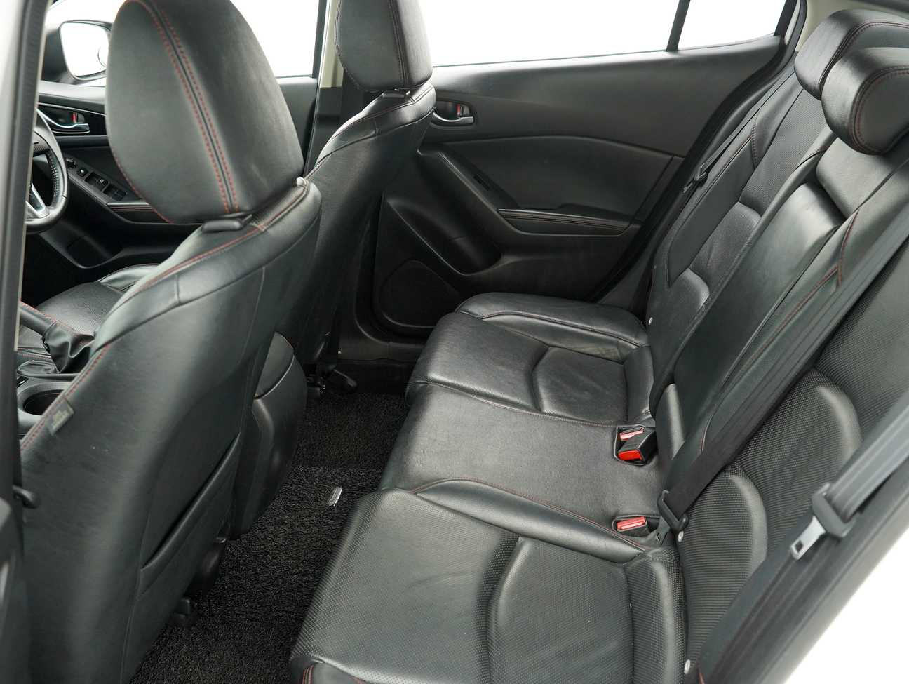 terpakai 2017 Mazda 3 SKYACTIV-G High 2.0