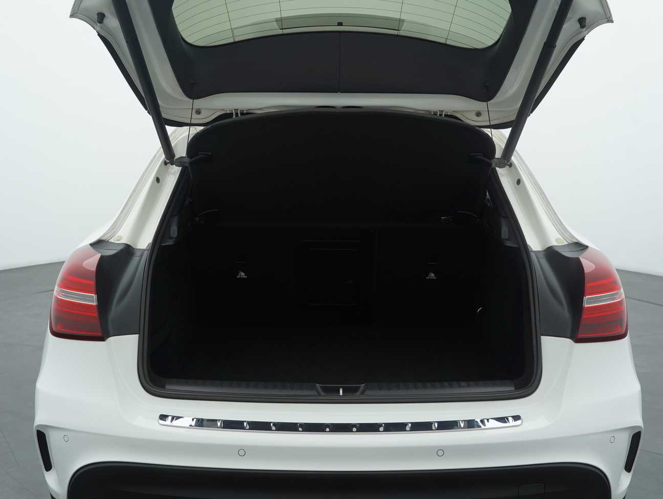 terpakai 2018 Mercedes-Benz GLA200 Night Edition 1.6