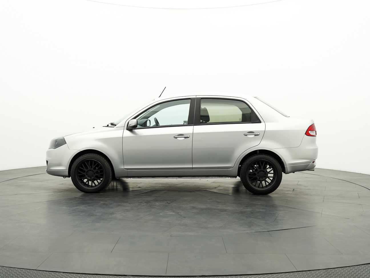 used 2015 Proton Saga SV 1.3