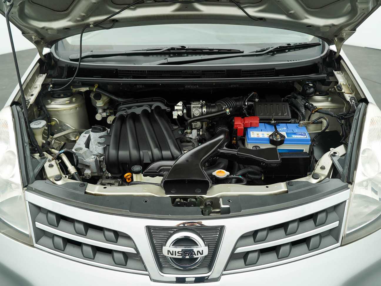 used 2013 Nissan LIVINA X-GEAR 1.6