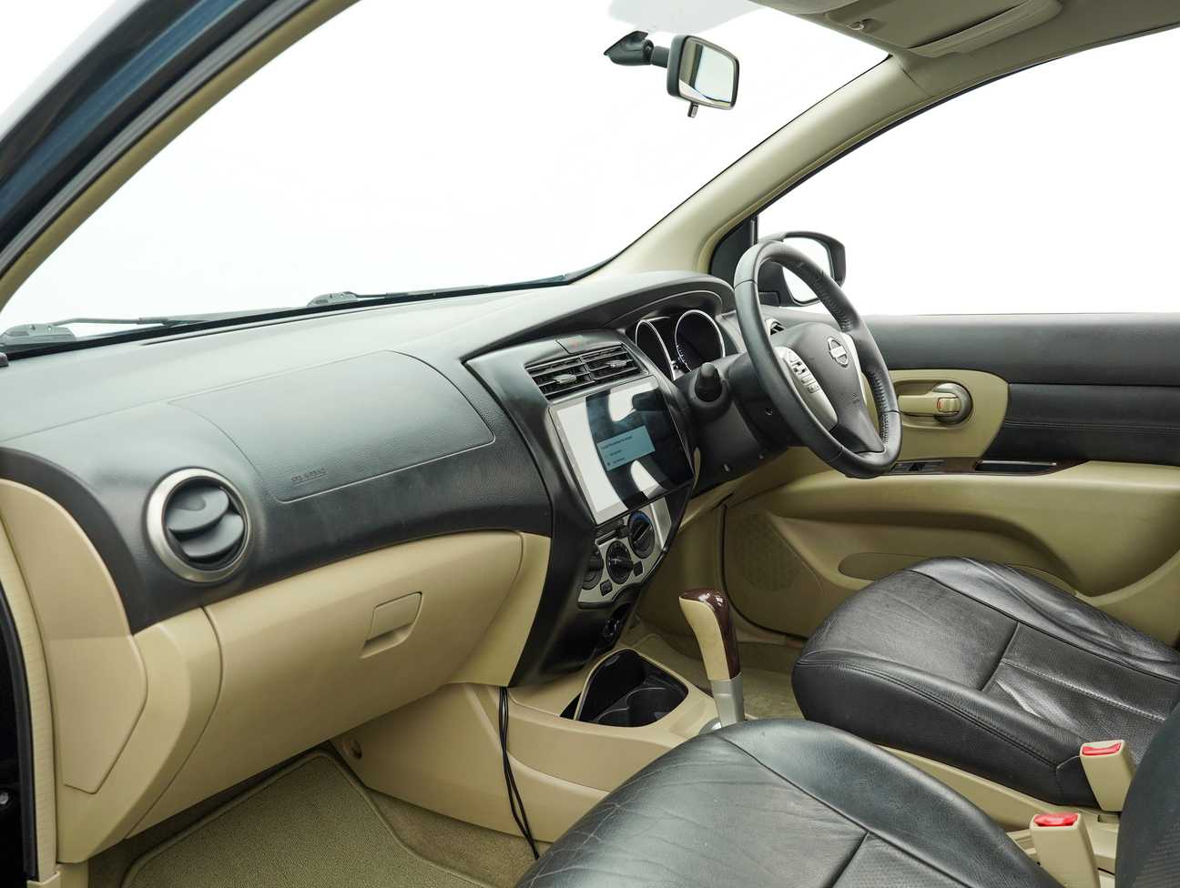 terpakai 2016 Nissan Grand Livina Comfort 1.8