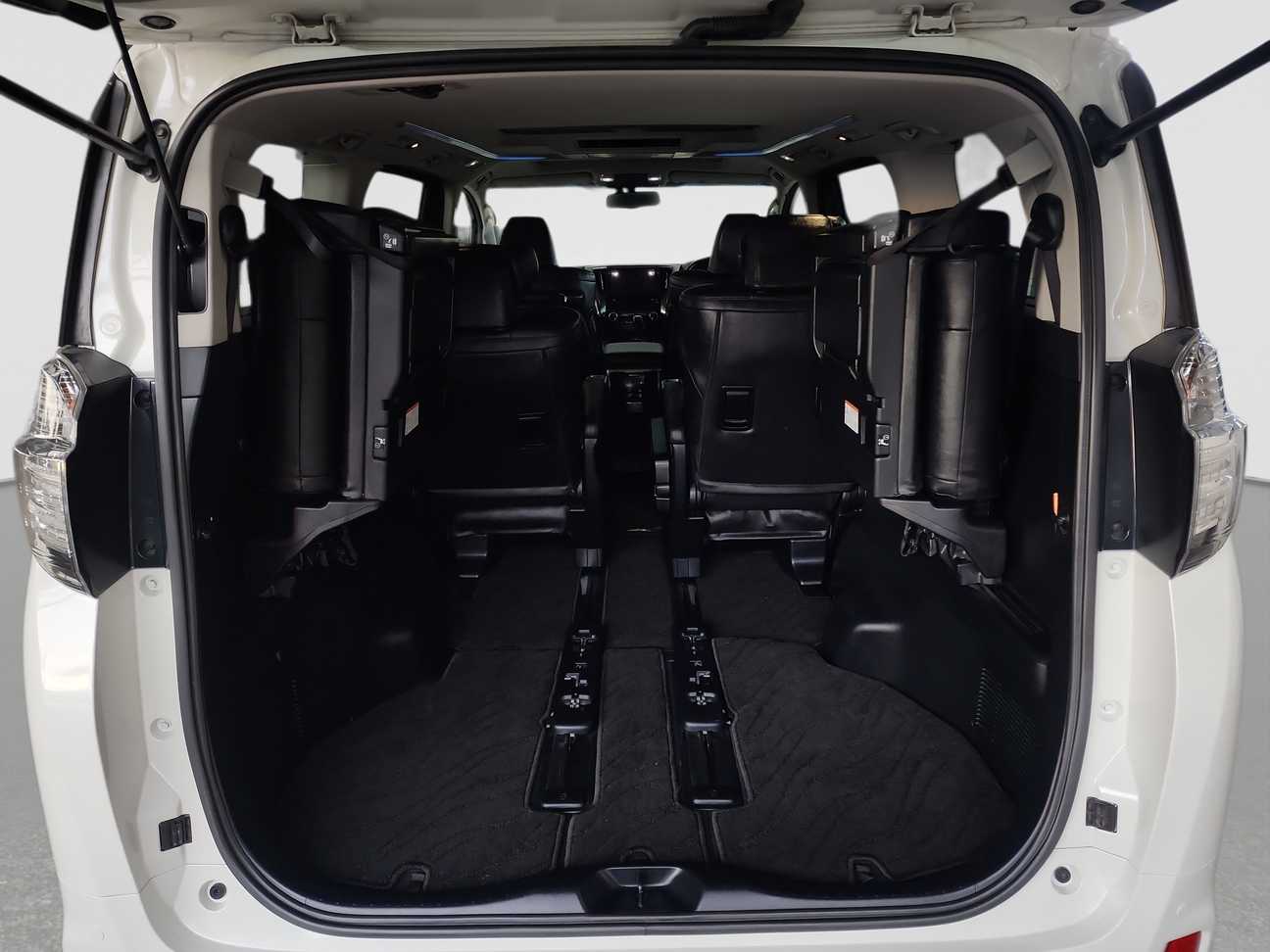 used 2016 Toyota Vellfire ZG 2.5