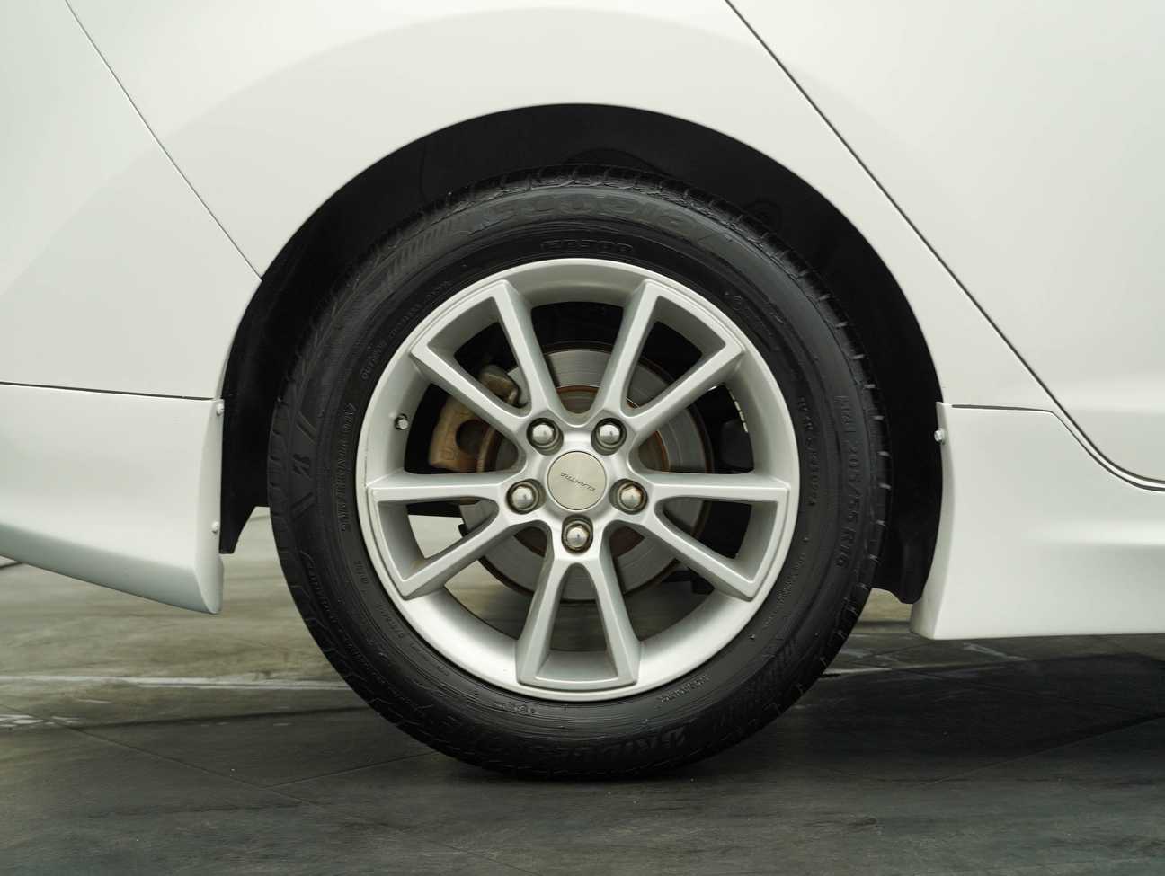 terpakai 2015 Hyundai Elantra Premium 1.6