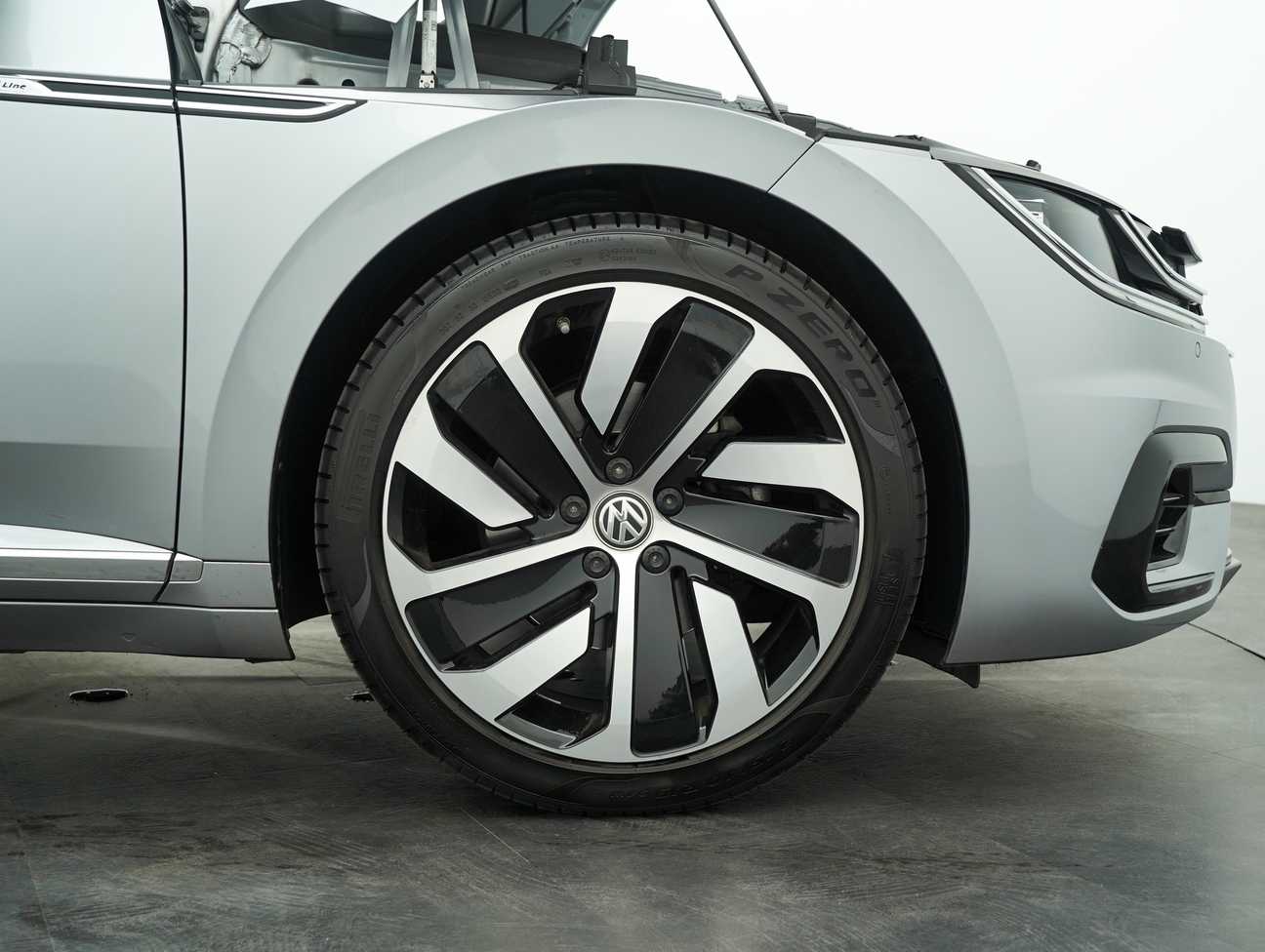 terpakai 2020 Volkswagen Arteon R-line Fastback 2.0