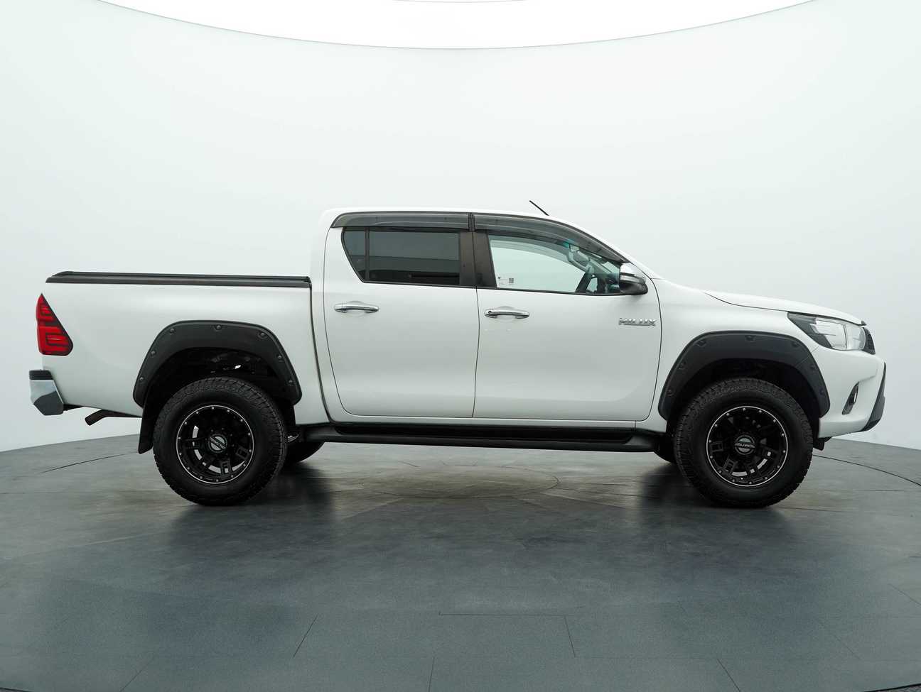 used 2016 Toyota Hilux G Dual Cab 2.4