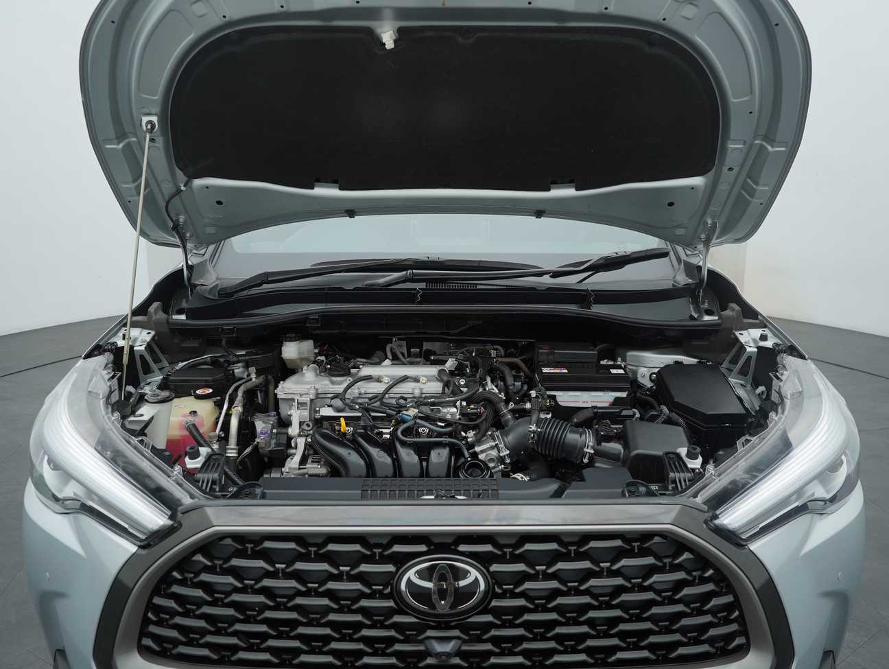 used 2023 Toyota Corolla Cross V 1.8