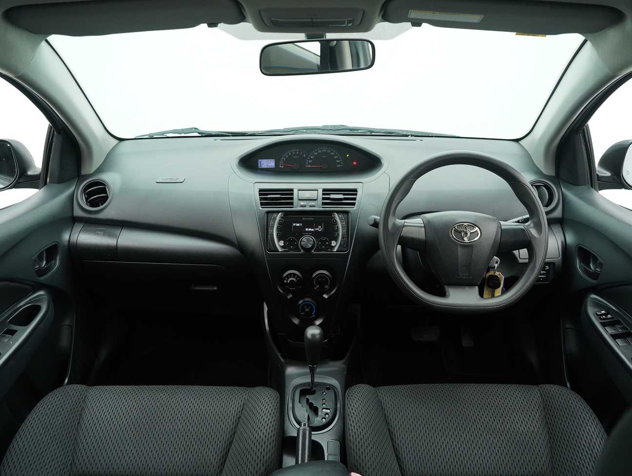 terpakai 2011 Toyota Vios J 1.5