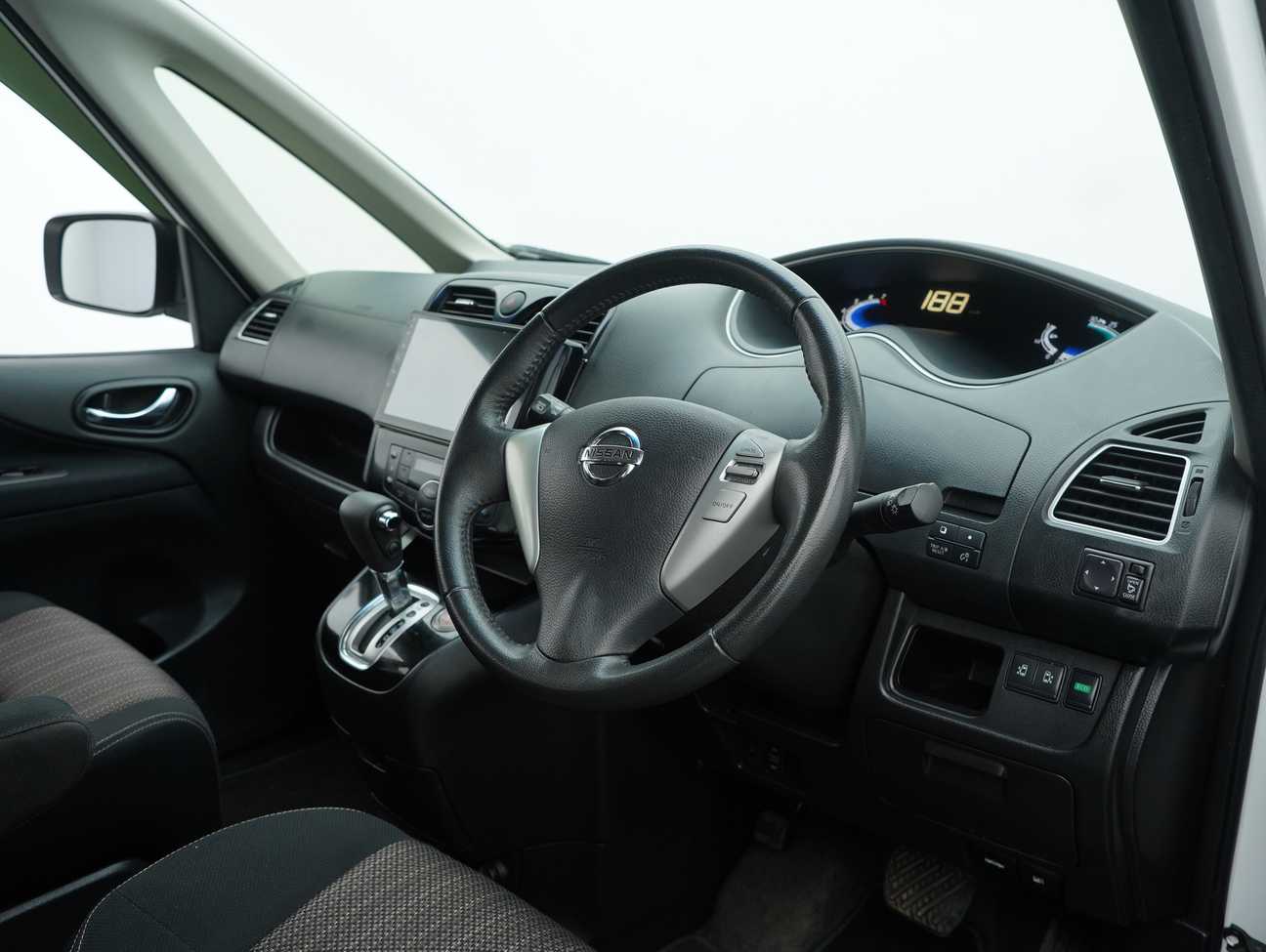terpakai 2017 Nissan Serena S-Hybrid High-Way Star 2.0