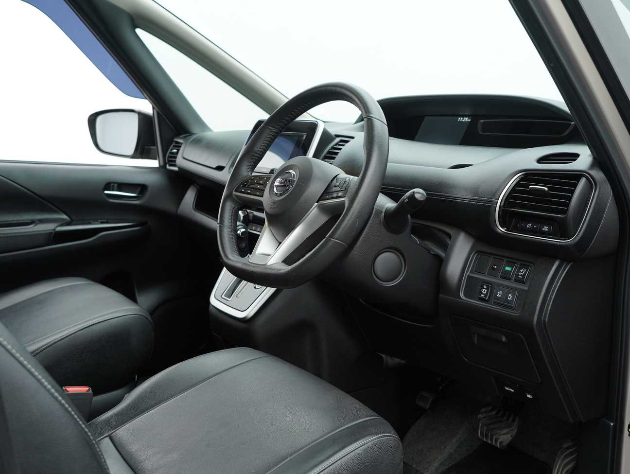 terpakai 2021 Nissan Serena S-Hybrid High-Way Star (2 Tone) 2.0
