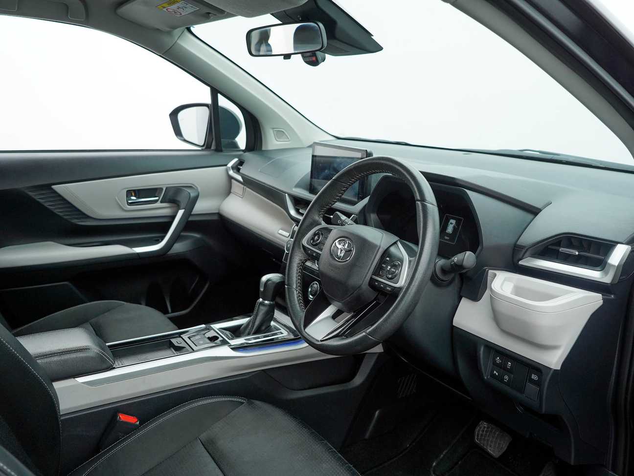 used 2022 Toyota Veloz  1.5