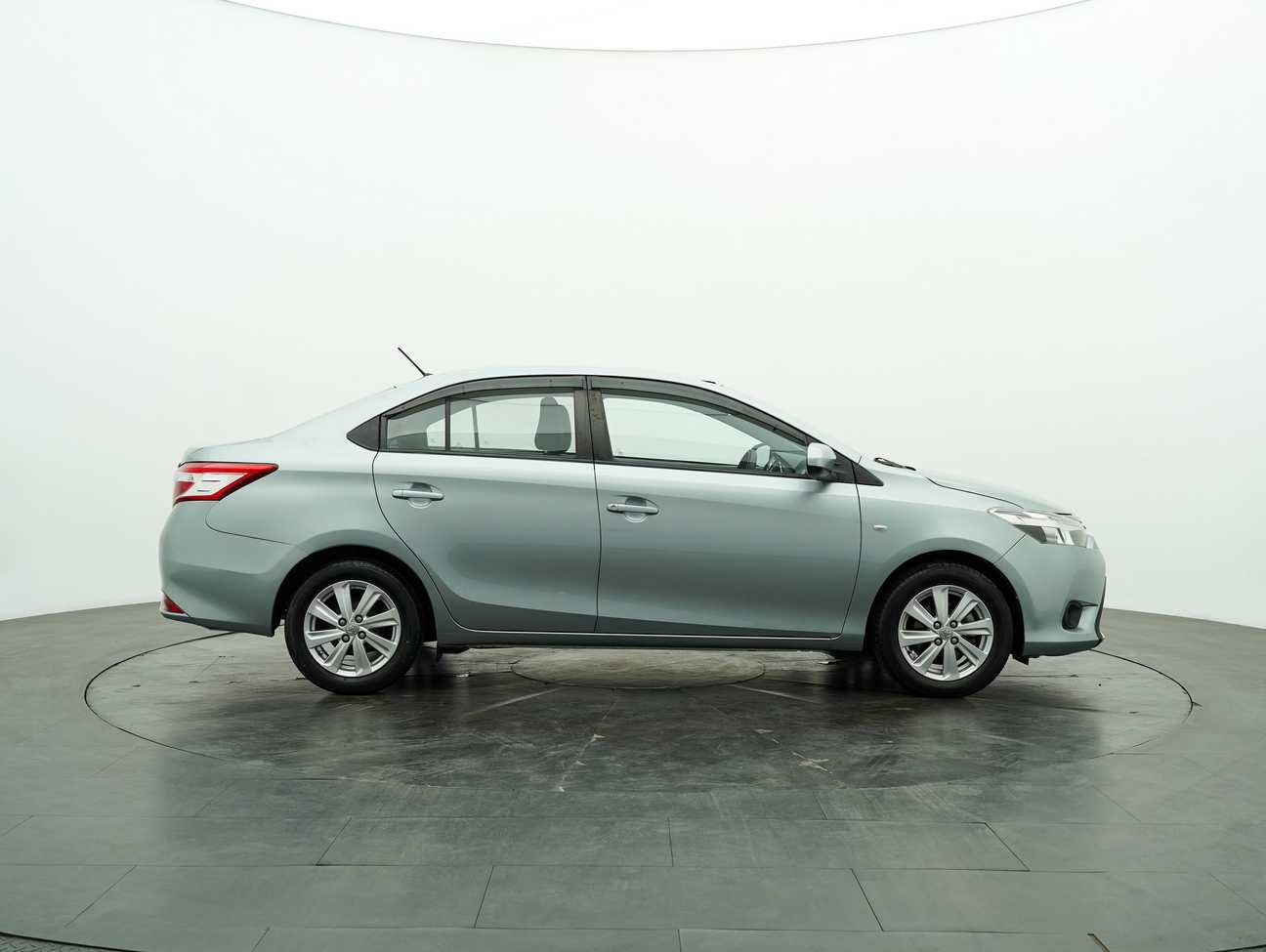 terpakai 2014 Toyota Vios J 1.5