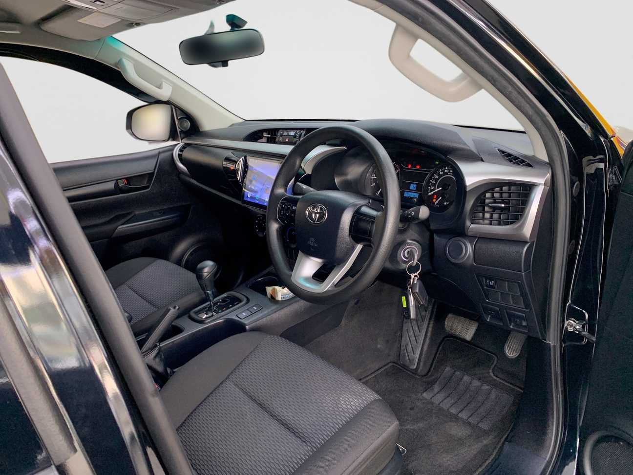 used 2022 Toyota Hilux E Dual Cab 2.4