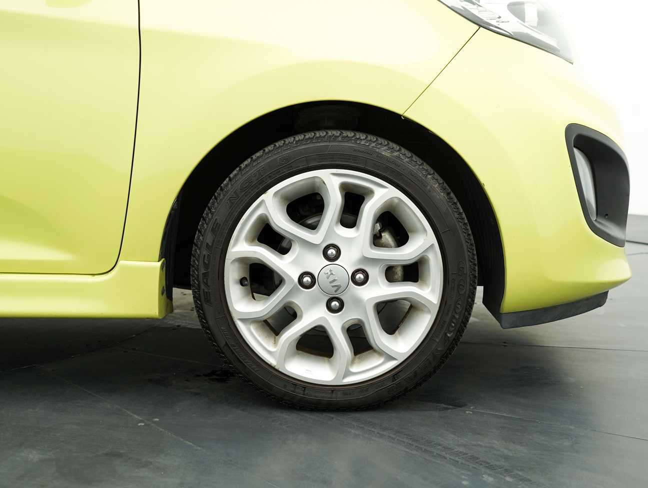 terpakai 2013 Kia PICANTO  1.2