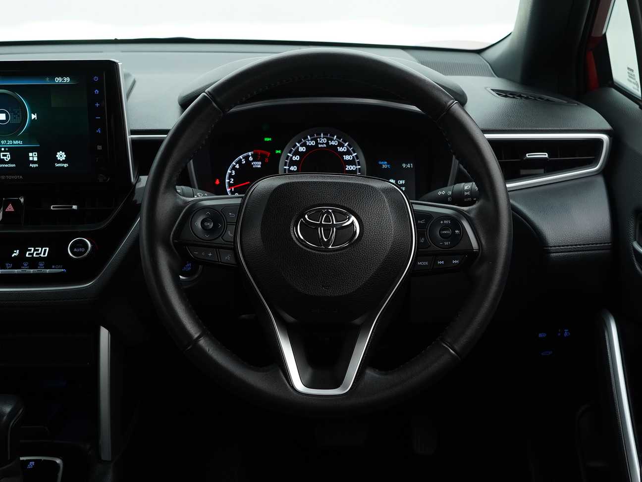 terpakai 2022 Toyota Corolla Cross V 1.8