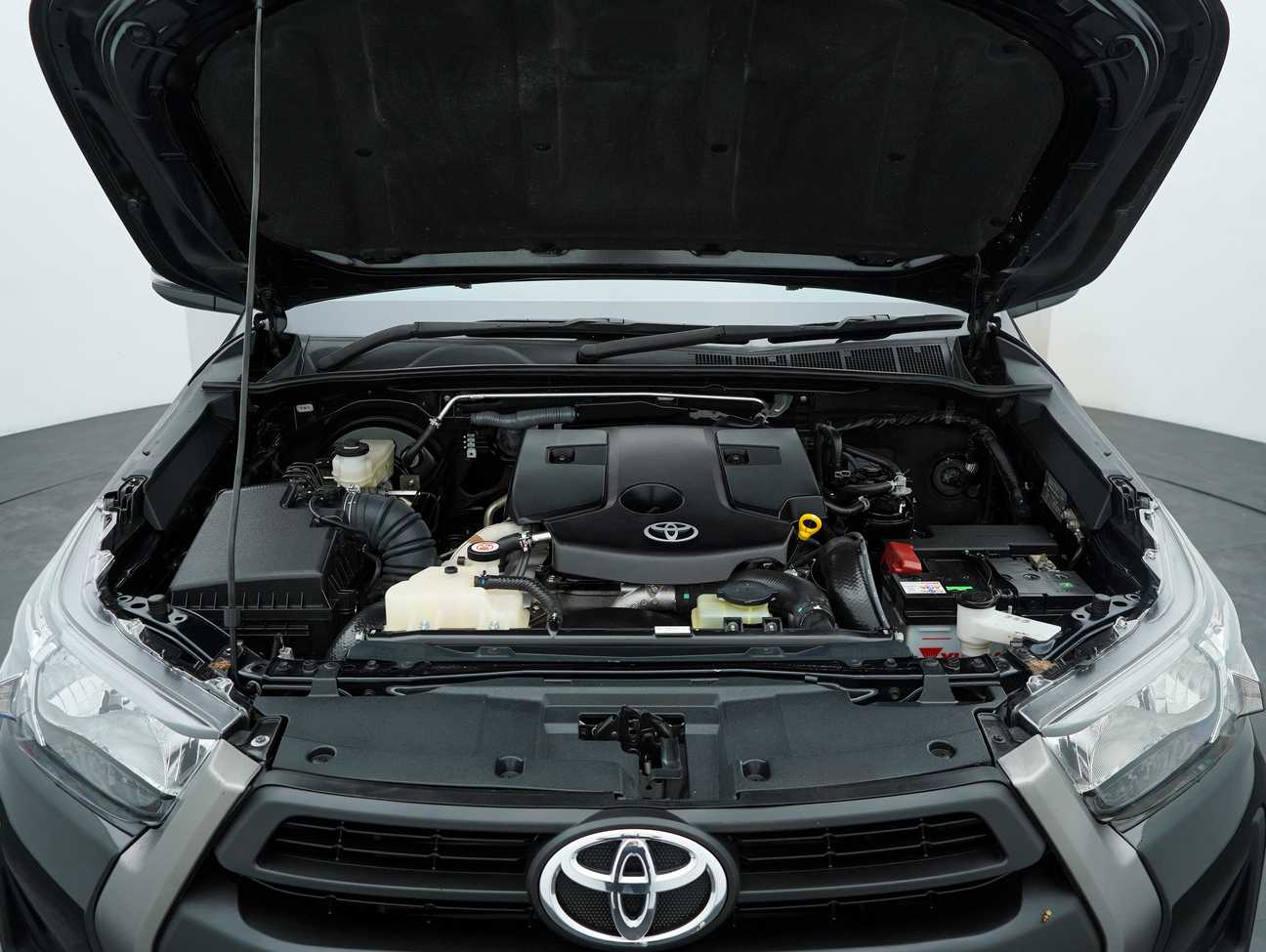 used 2023 Toyota Hilux E Dual Cab 2.4