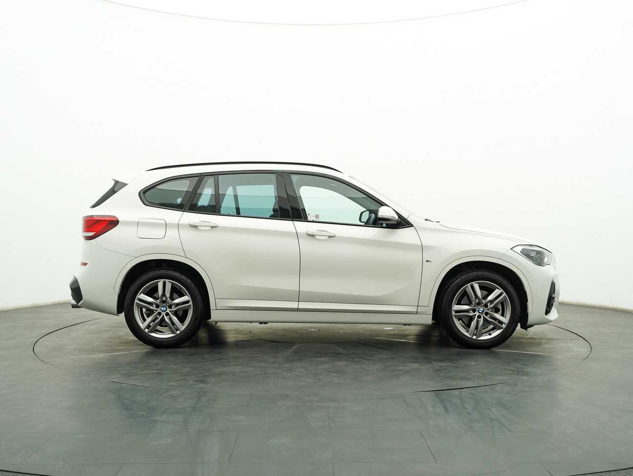 terpakai 2022 BMW X1 sDrive20i M Sport 2.0