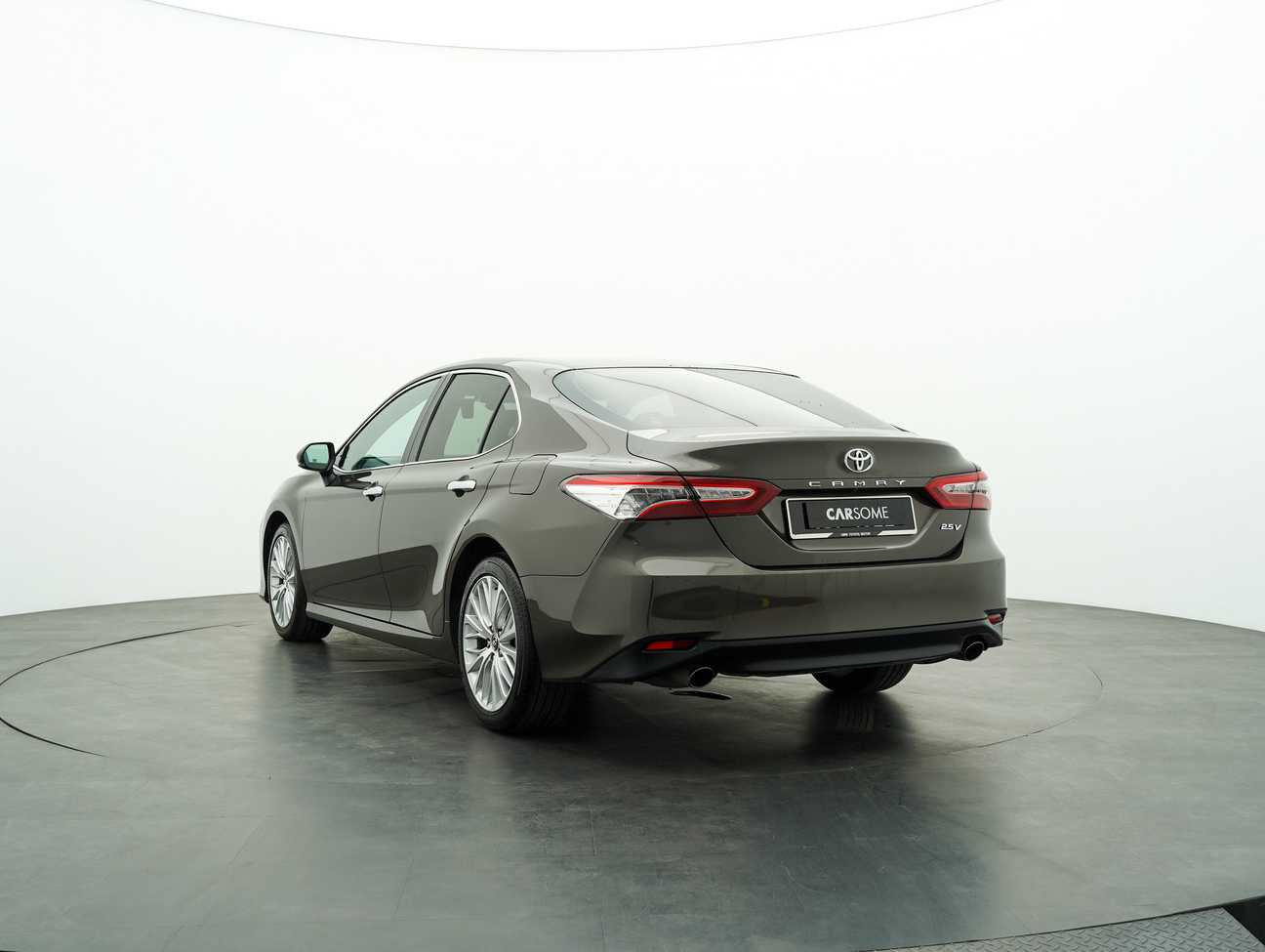 used 2019 Toyota Camry V 2.5