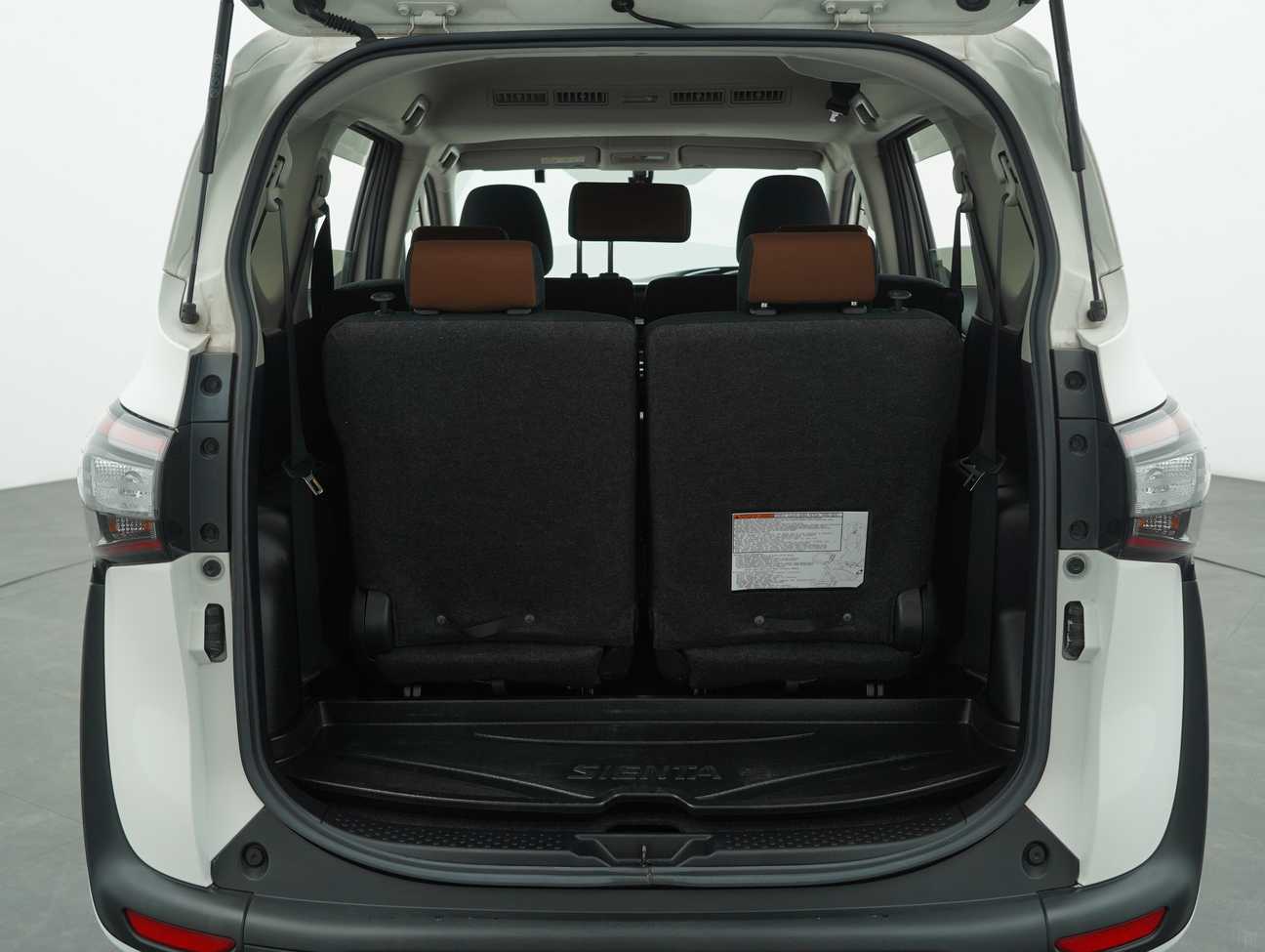 used 2018 Toyota Sienta V 1.5