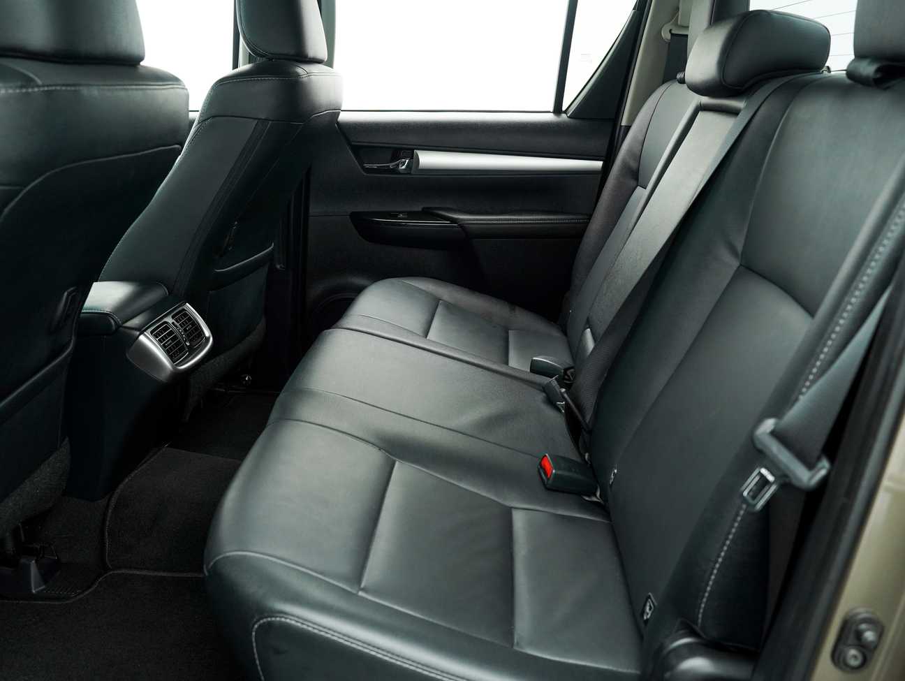 terpakai 2022 Toyota Hilux V Dual Cab 2.4