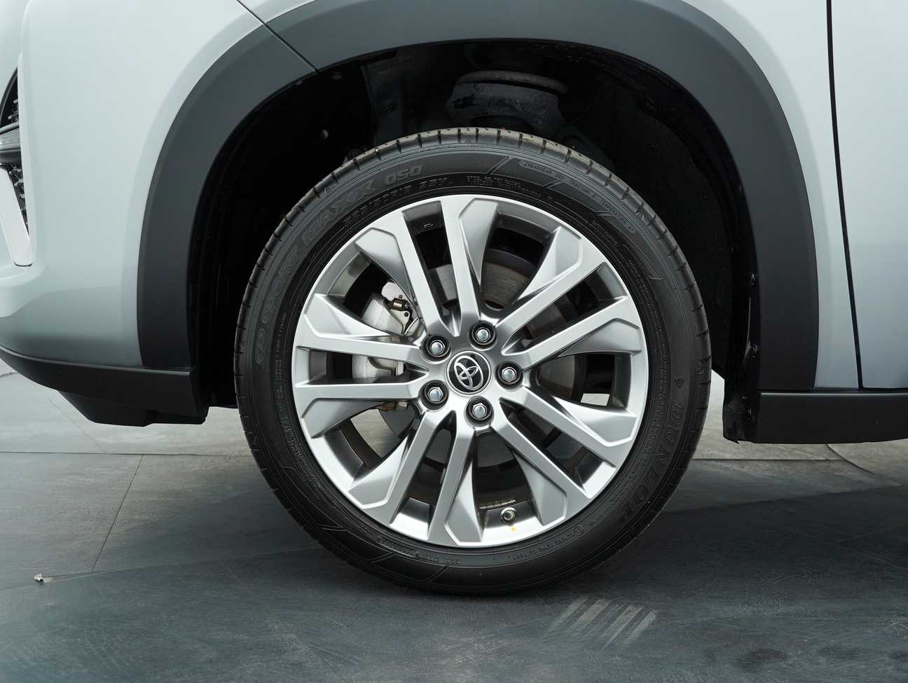 used 2023 Toyota Innova Zenix V 2.0