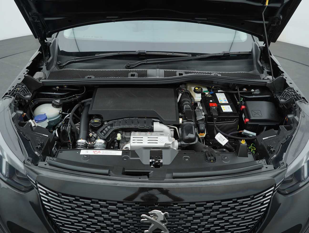 used 2025 Peugeot 2008 Allure 1.2