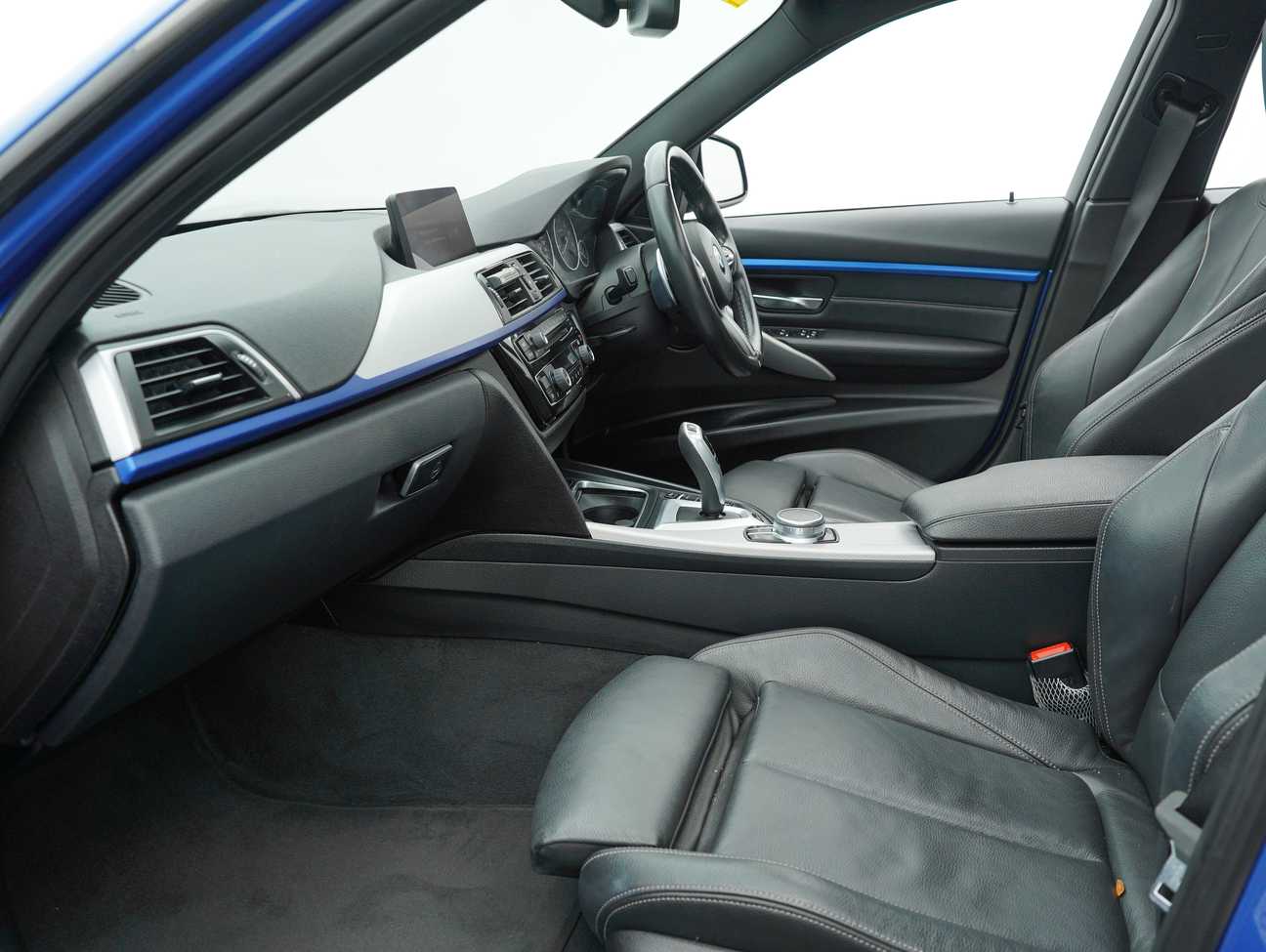 terpakai 2017 BMW 3 30E M SPORT 2.0