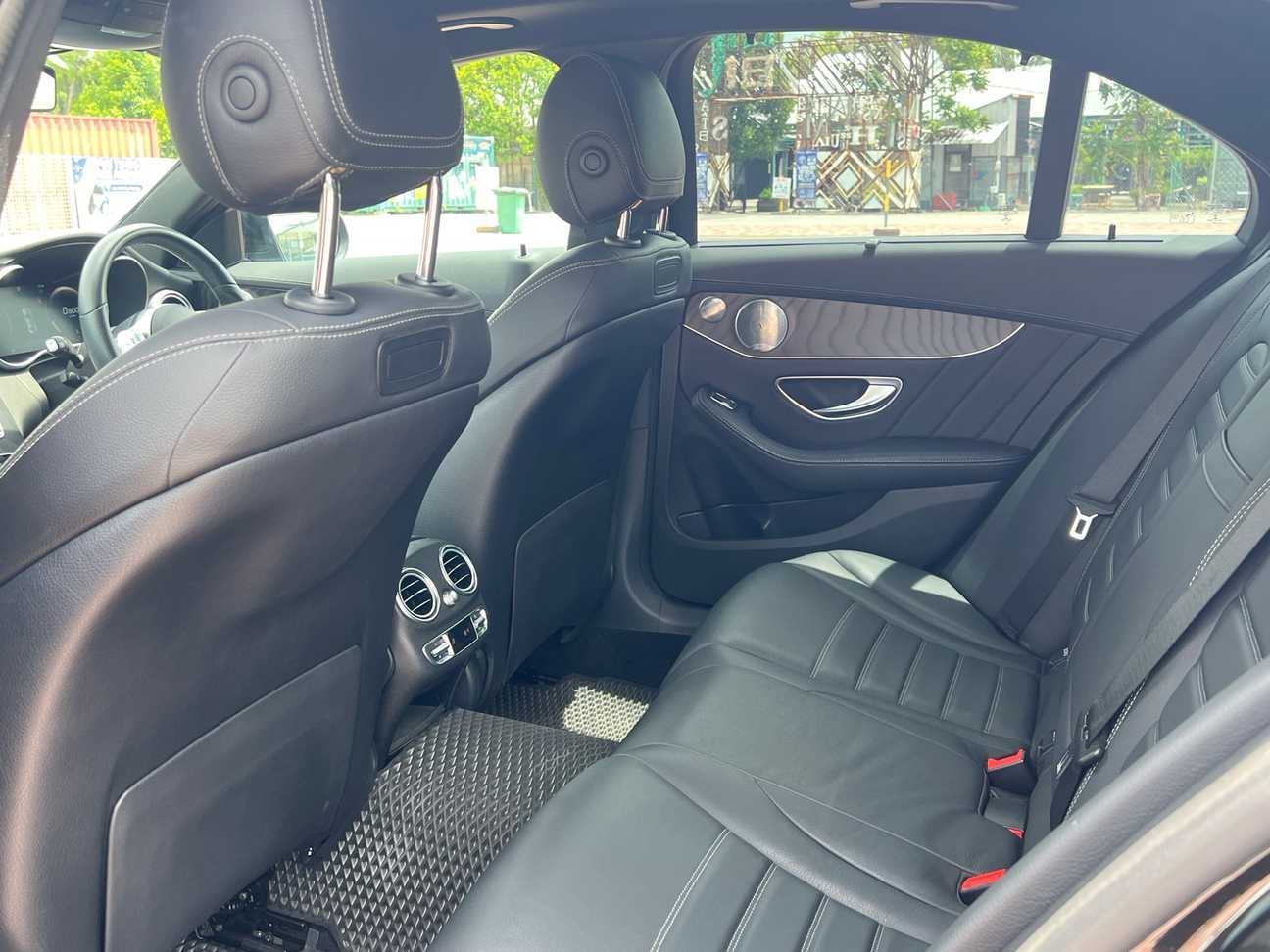 used 2018 Mercedes-Benz C300 AMG Line 2.0