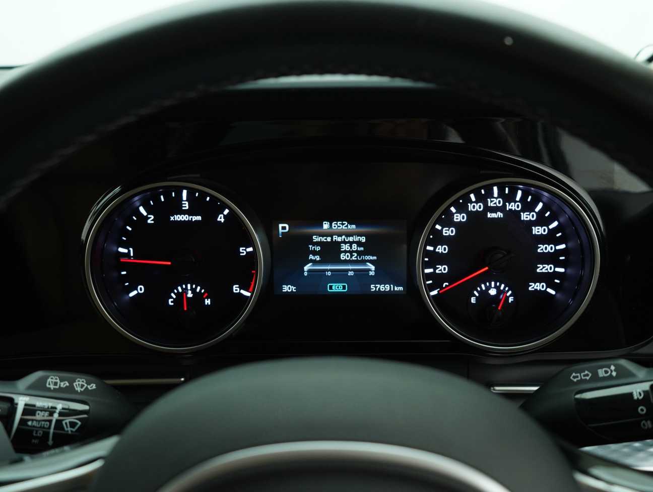 terpakai 2022 Kia Carnival  2.2