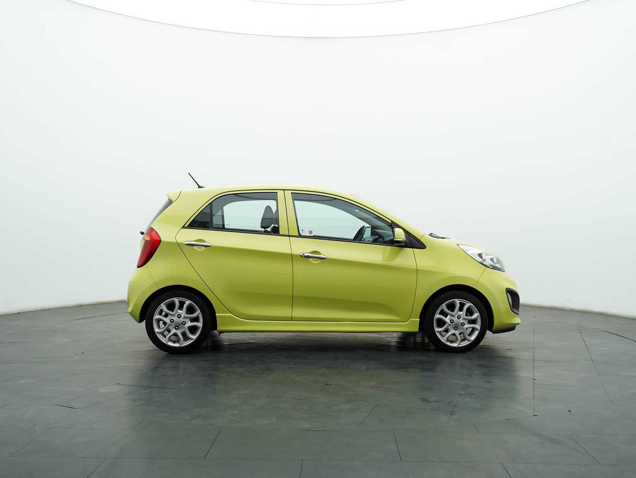 terpakai 2015 Kia Picanto  1.2