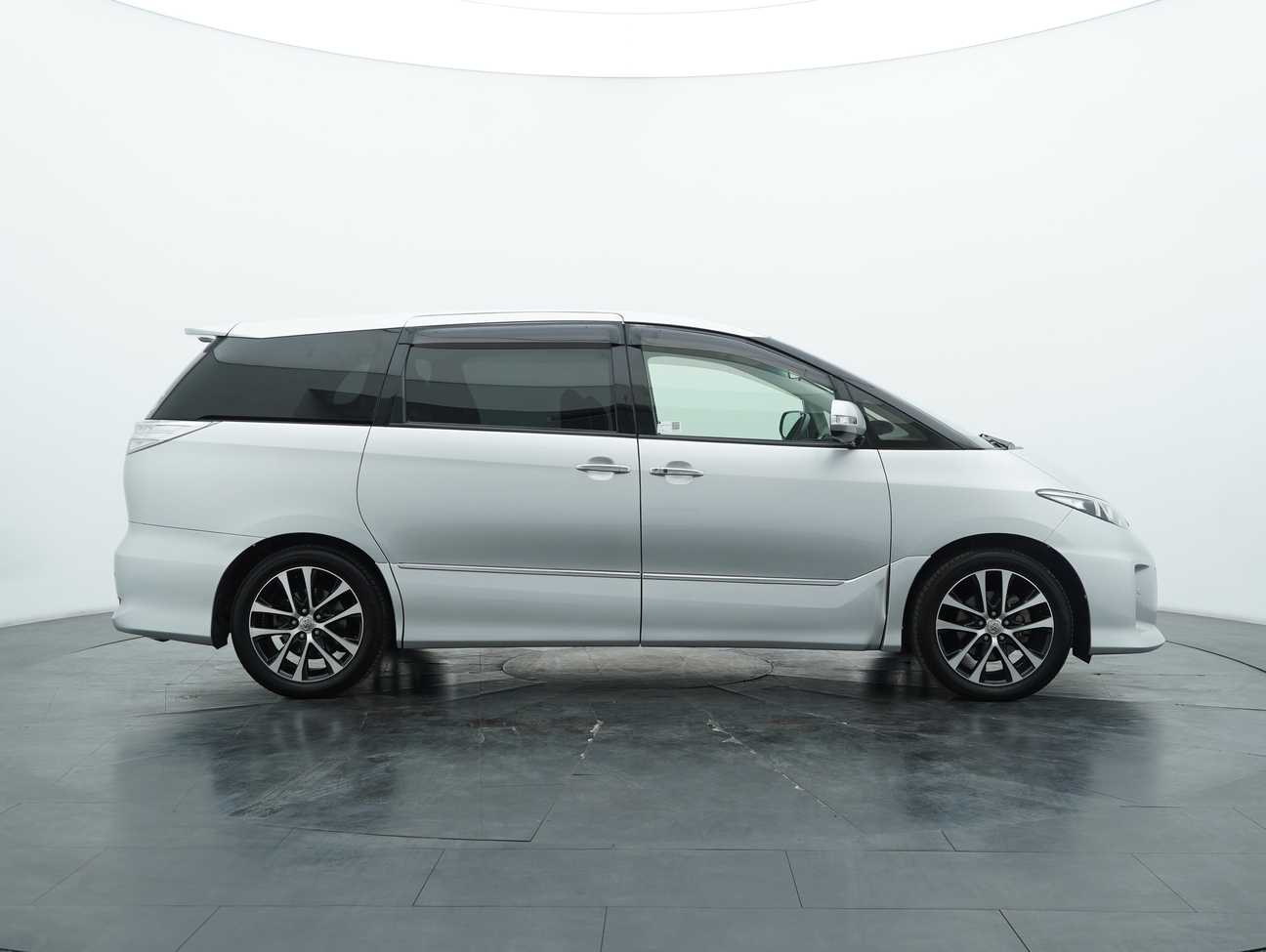 used 2014 Toyota Estima Aeras 2.4